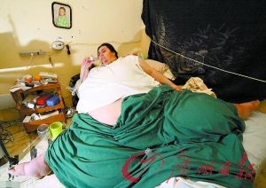 自2002年夏天后,乌里韦已经卧床不起,只在特制的大床上生活。