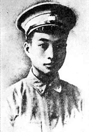 蒋介石的华阳之败:曾被陈赓背着撤退几里